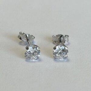 Boucles d'oreilles or 18k oxyde de zirconuim 4mm