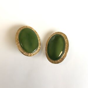 Boucle d'oreille jade plaqué or à pince 31mm x 24mm