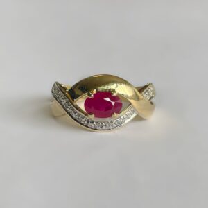 Bague or 18k 4.10 grs rubis diamants