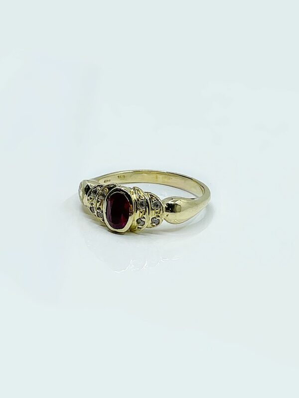 Bague or 18k 4.6grs rubis no 57