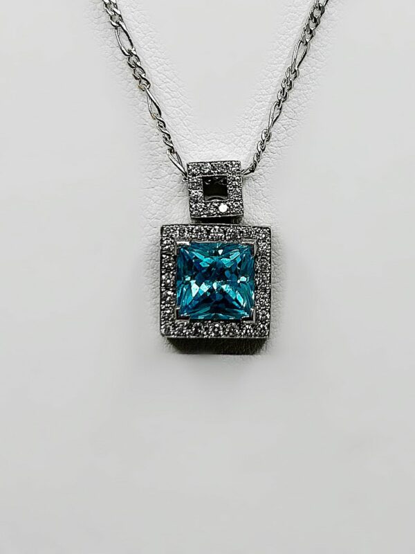 Collier or 18k 6.60grs Topaze Bleu Diamants