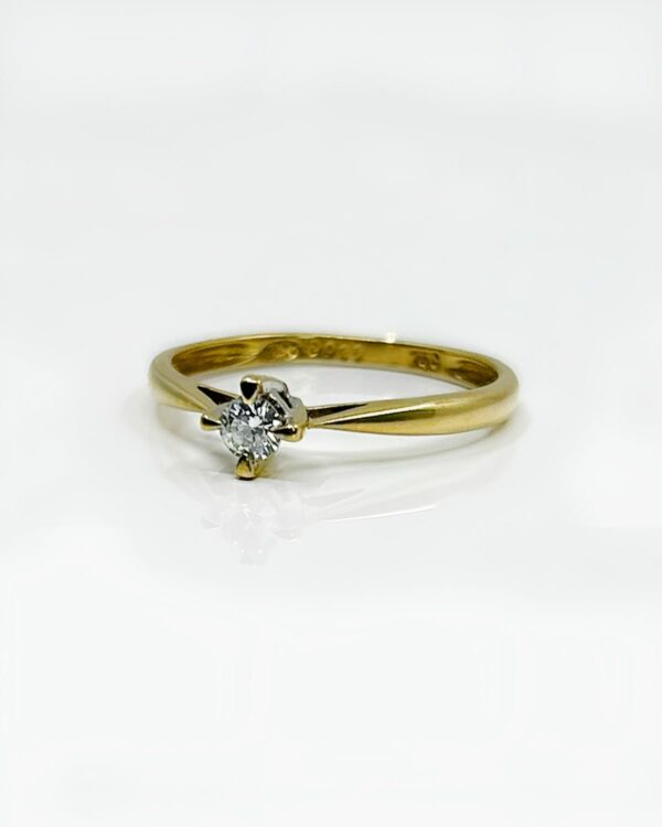 Bague or 18k 1.40grs Diamant 0.10 crt no 51