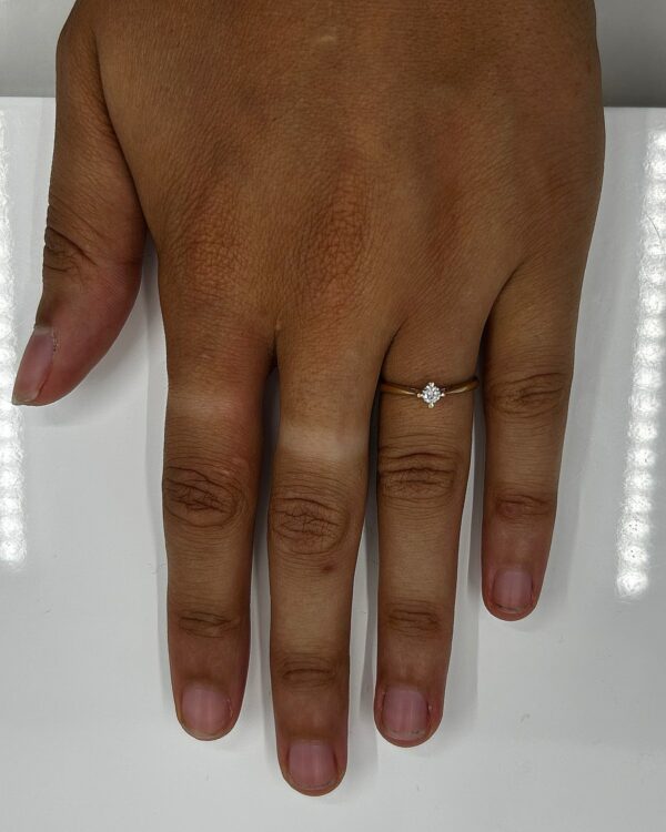 Bague or 18k 1.40grs Diamant 0.10 crt no 51