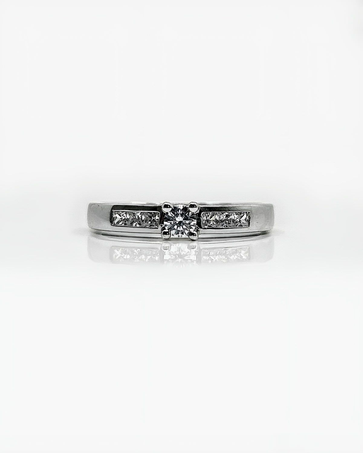 Bague diamants 0.60 crt or blanc 18k 3.95grs