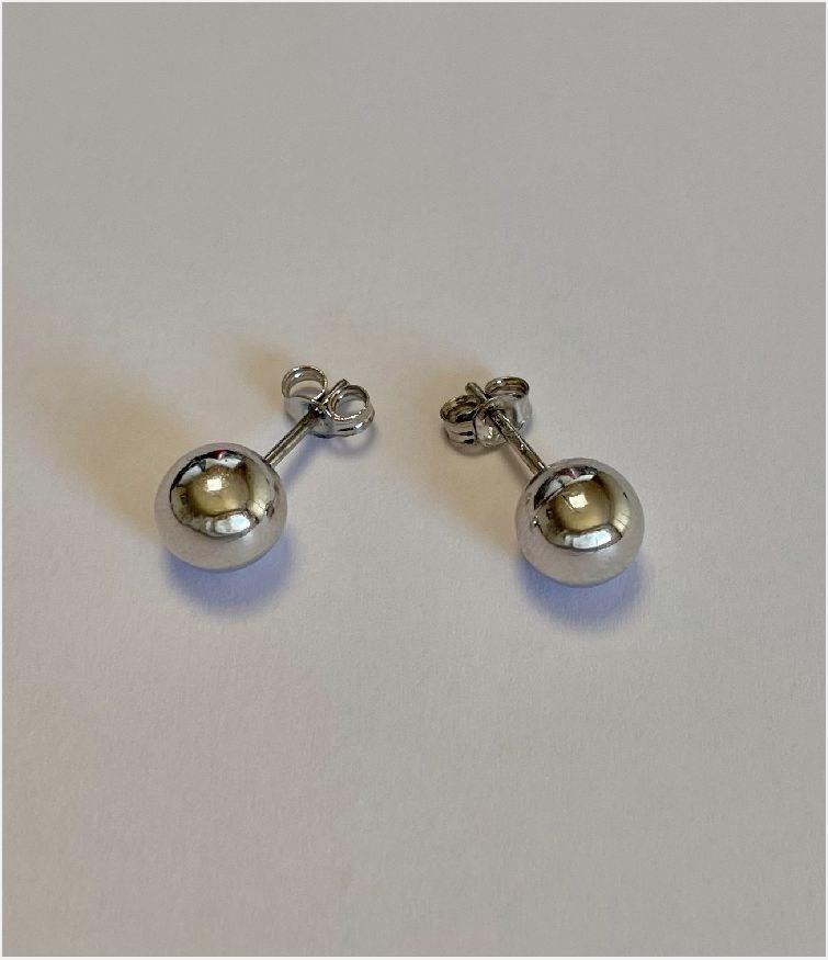 Boucles d'oreilles boules 5mm or blanc 18k 750/000