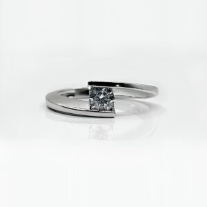 Bague or blanc 18k diamants 0.30 crt 2.95grs