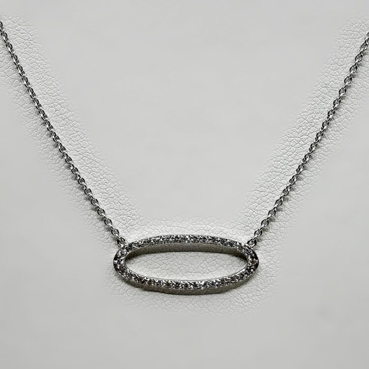 Collier or 18k 2.32grs diamants 0.32 carat long 40