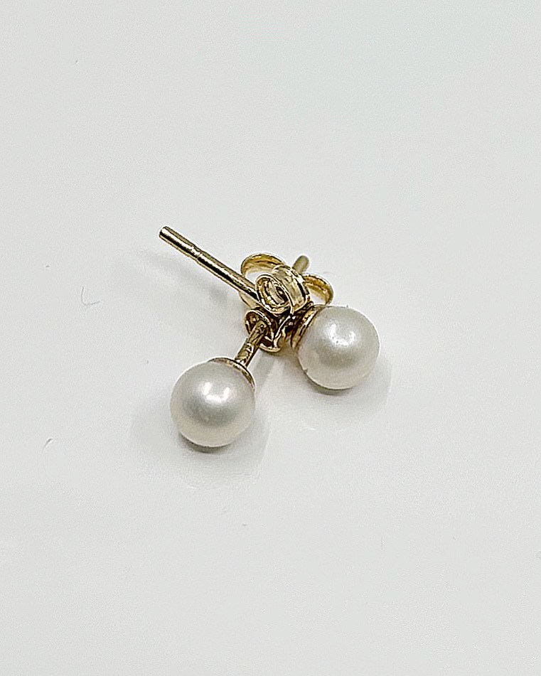 Boucles d'oreilles or 18k 0.35grs perles 4.5mm