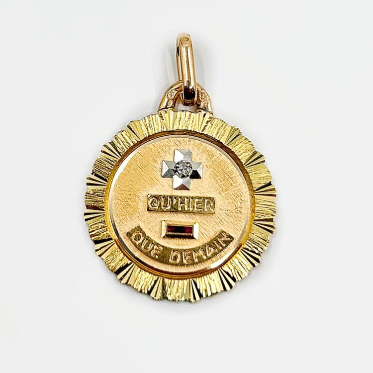 Médaille d'amour or 18k 2.44grs