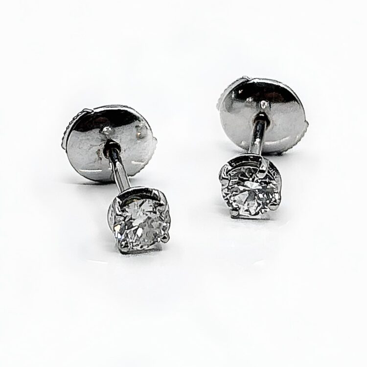 Boucles d'oreilles or 18k 1.91grs diamant 0.76 crt