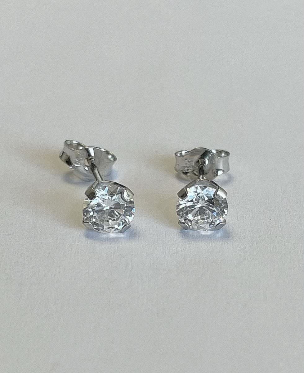 Boucles d'oreilles or 18k oxyde de zirconuim 1mm