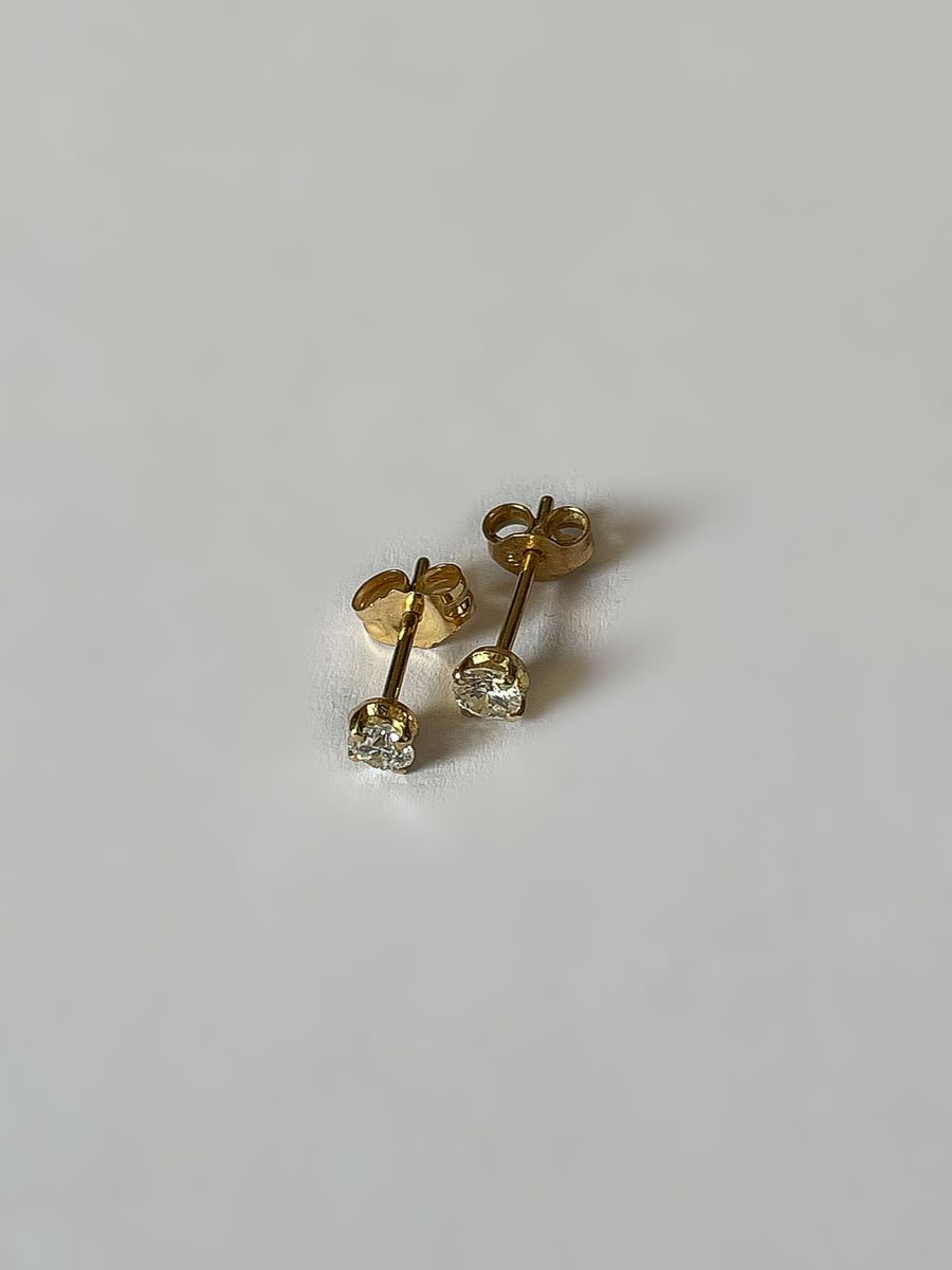 Boucles d'oreilles d'occasion or 18k 0.55grs 0.20car