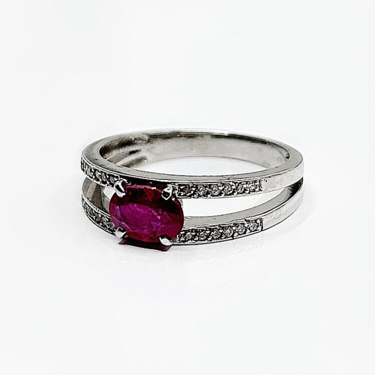 Bague or 18k 3.54grs Rubis Diamants no 54