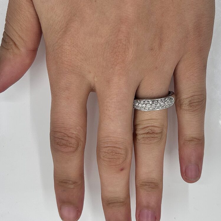 Bague or blanc 18k 3.36grs demi jonc diamants 0.30ct