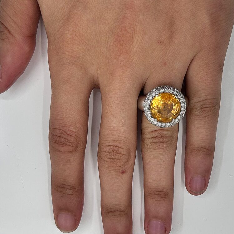 Bague or blanc 18 carats 16.35 grs, Citrine 7 carats double entourage diamants  0.96 carats